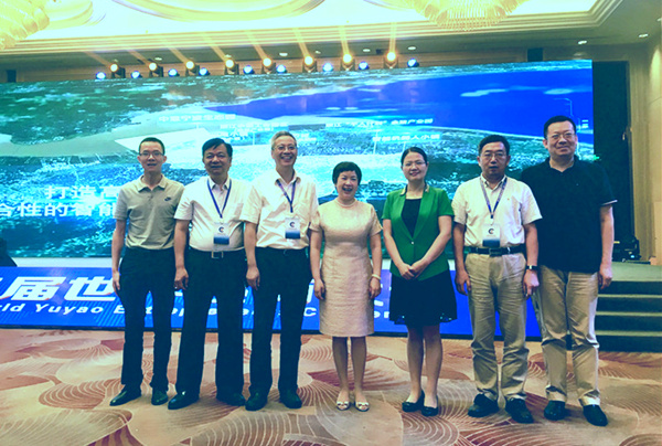 1528678280972.jpg 簽約2_副本.jpg