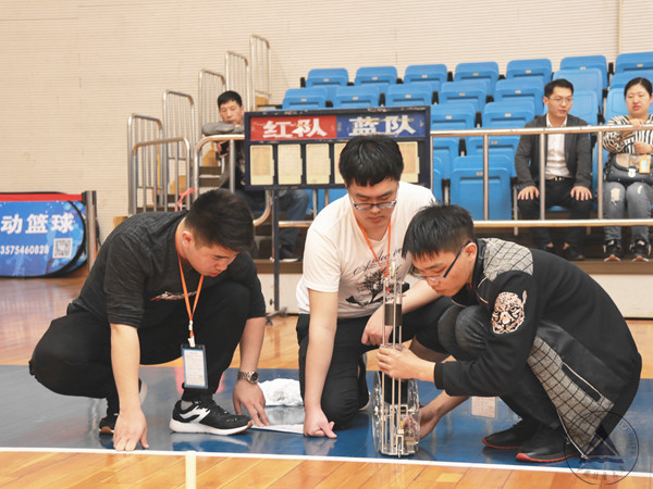 賽前調試1 莫莉敏 攝.jpg