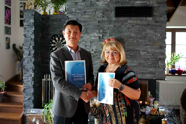 1525419043335.jpg 訪波蘭4_副本4.jpg